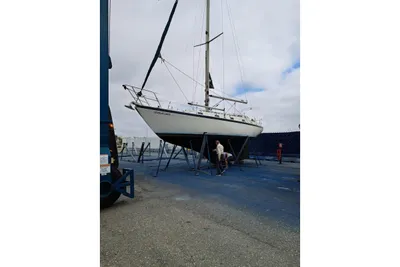 1990 Trident Challenger 35