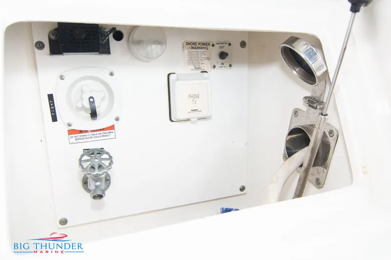  Yacht Photos Pics Control panel of a 2010 Sea Ray 470 Sundancer boat.