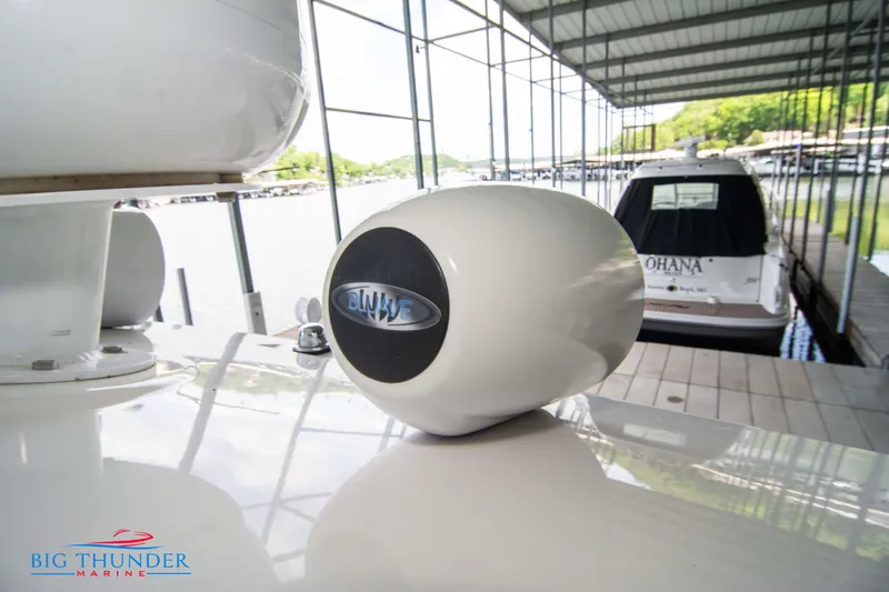  Yacht Photos Pics Close-up of a 2010 Sea Ray 470 Sundancer yacht's speaker system at a marina.