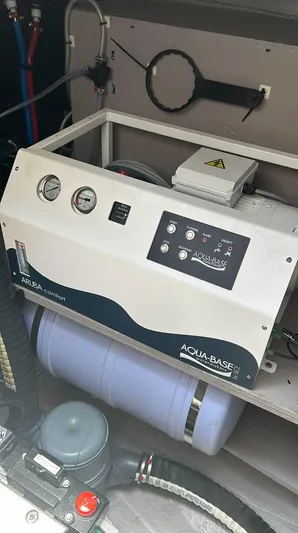 Voyager Yacht Photos Pics Water filtration system in a Bali 5.4 yacht, 2023 model, featuring Aqua-Base technology.