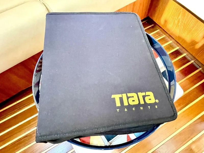2008 Tiara Yachts Sovran 4300
