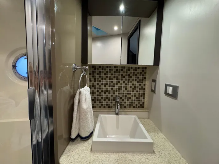 Casa De Luz Yacht Photos Pics 