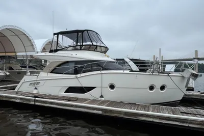 Carver 40 Command Bridge