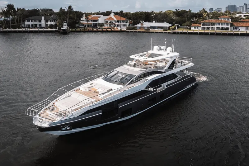 Daybreak Yacht Photos Pics 