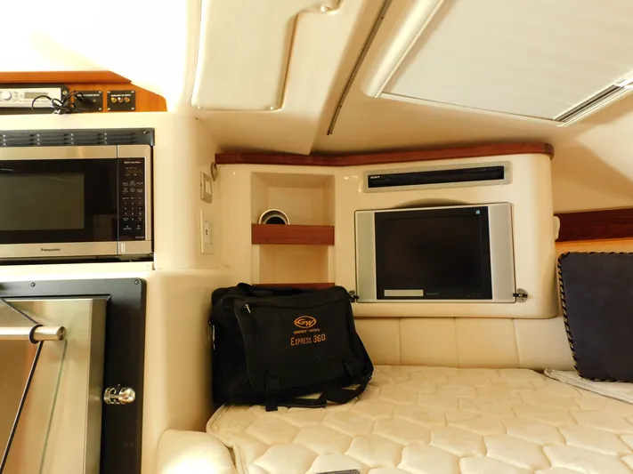 Reel 2 Me Yacht Photos Pics 