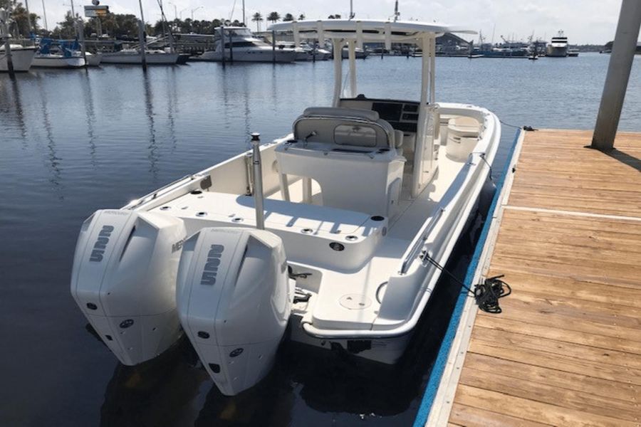 2020 Boston Whaler 270 Dauntless