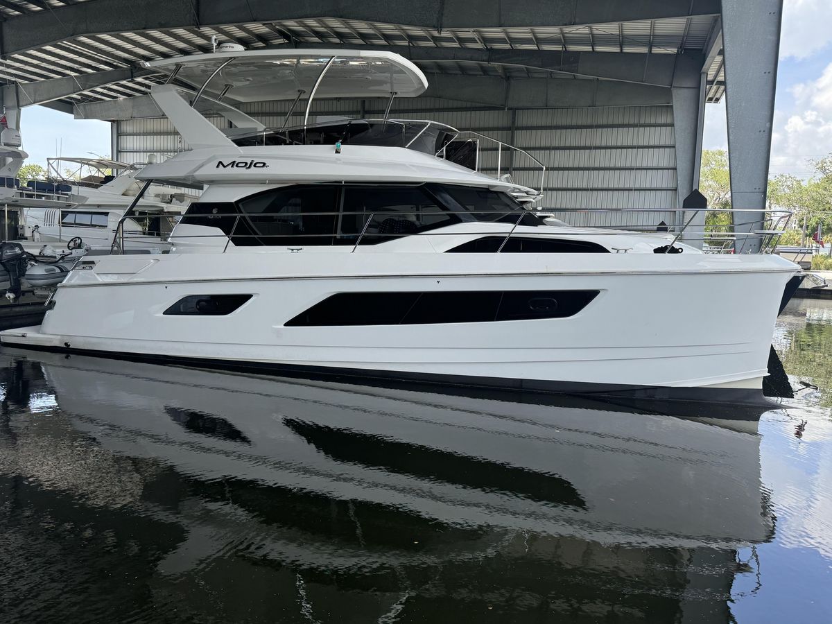 2020 Aquila 44 