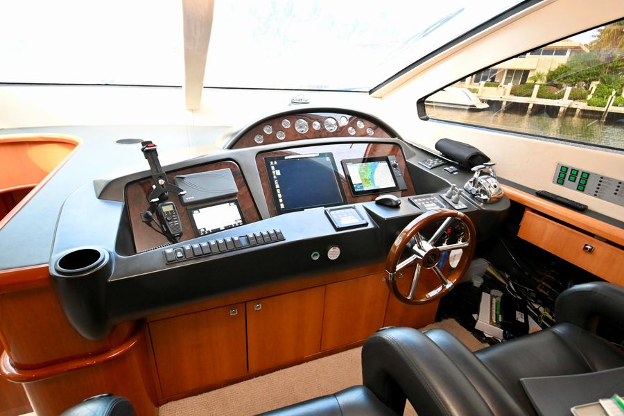 2005 Sunseeker 82 Yacht