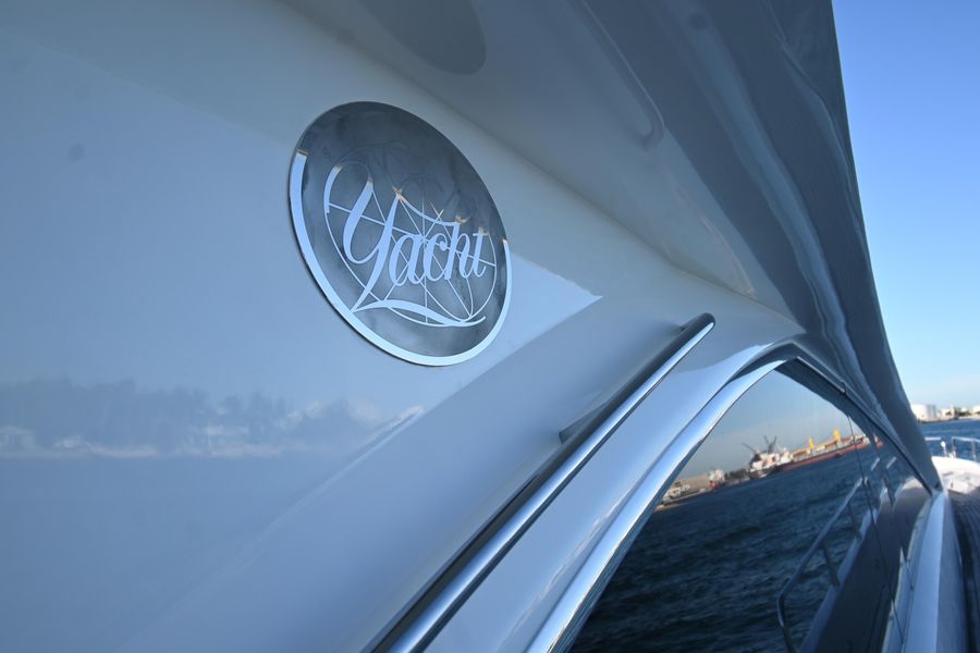 2005 Sunseeker 82 Yacht