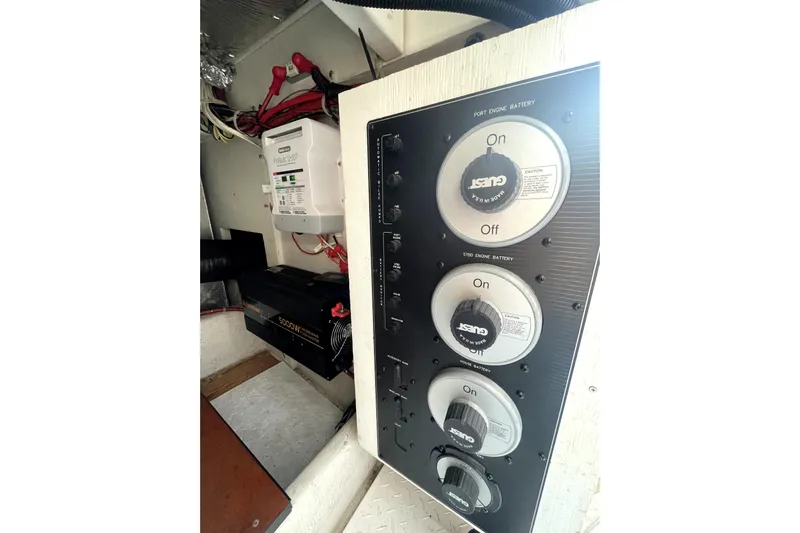 Yeah Buddy Yacht Photos Pics Electrical panel and battery switches on a 2001 Bayliner 3988 Command Bridge Motoryacht.