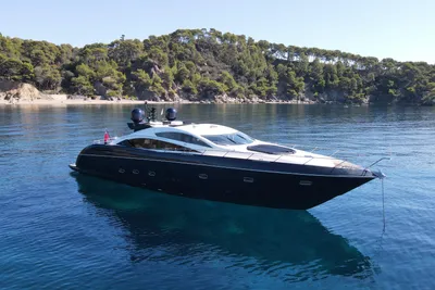 Sunseeker Predator 82