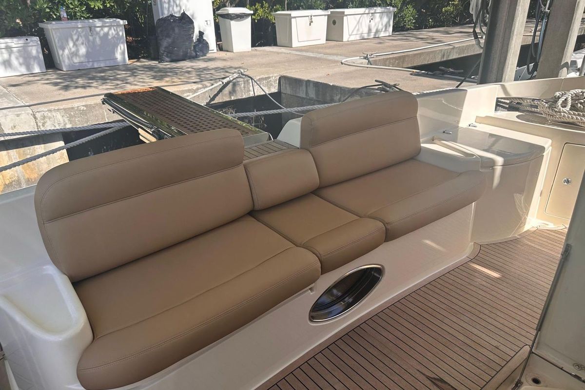 2007 Azimut 57 
