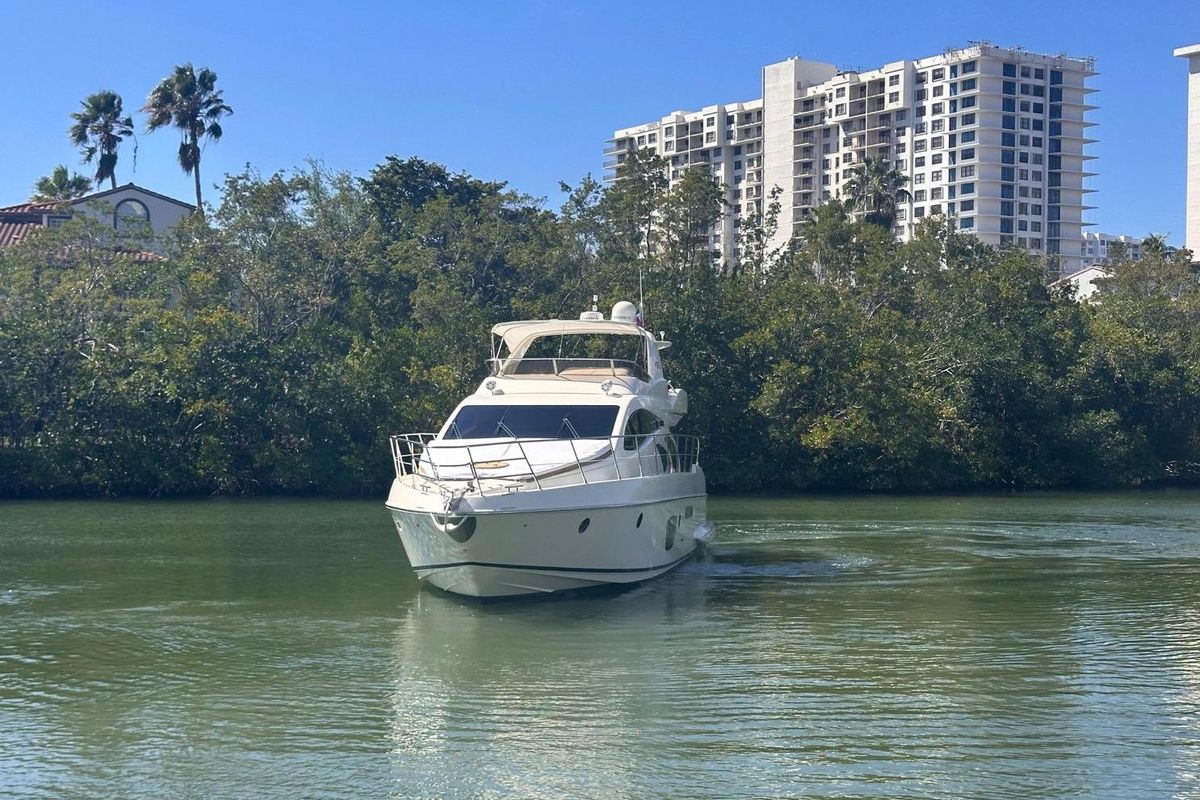2007 Azimut 57 