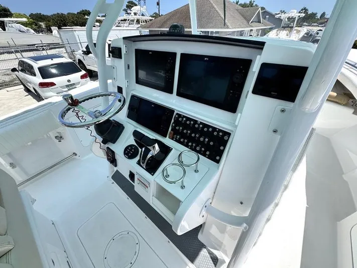  Yacht Photos Pics 2015 Southport 29 FE boat dashboard with modern navigation and control systems.