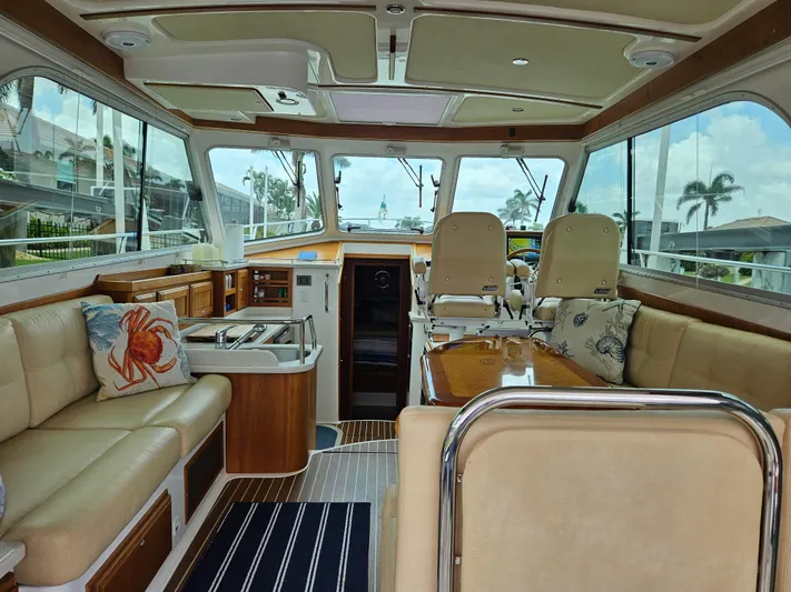 Liberty Call Yacht Photos Pics Outstanding salon area with great visibility all around!!!