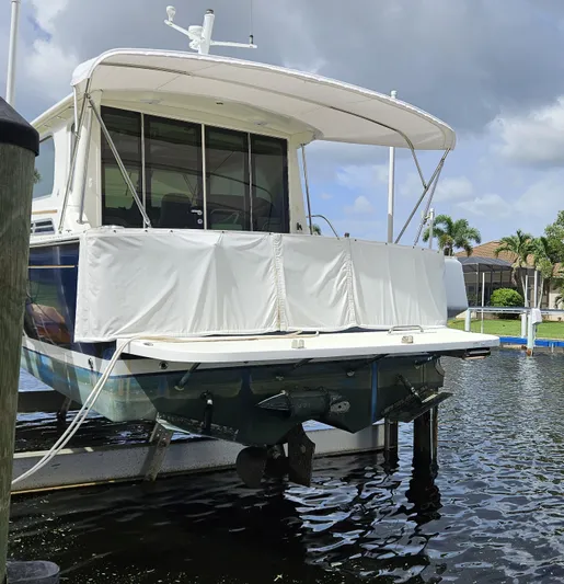 Liberty Call Yacht Photos Pics Canvas to protect the paint on transom