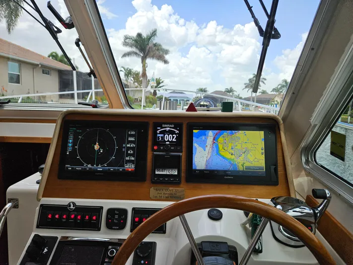 Liberty Call Yacht Photos Pics Helm instruments