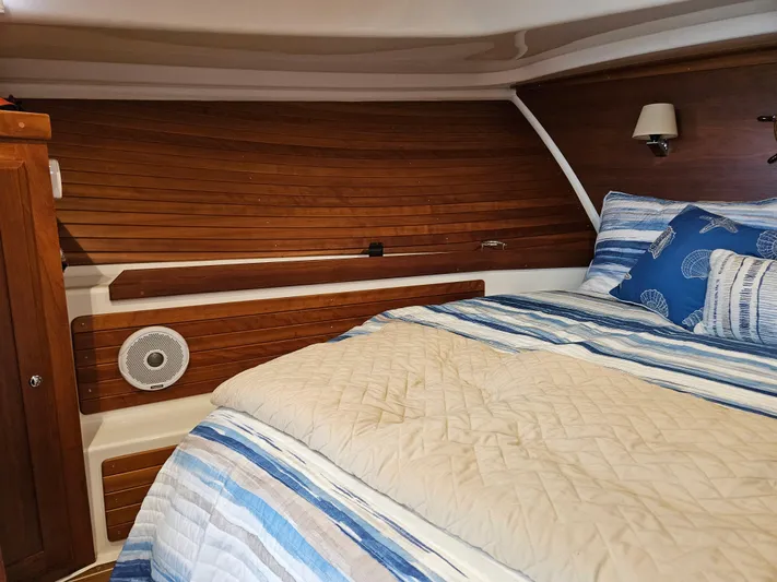 Liberty Call Yacht Photos Pics Master cabin port side