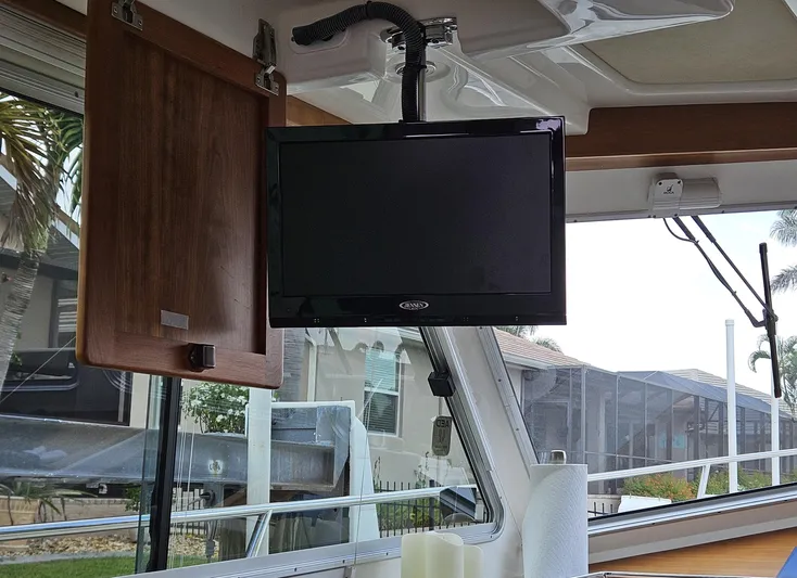 Liberty Call Yacht Photos Pics Drop down Television in salon