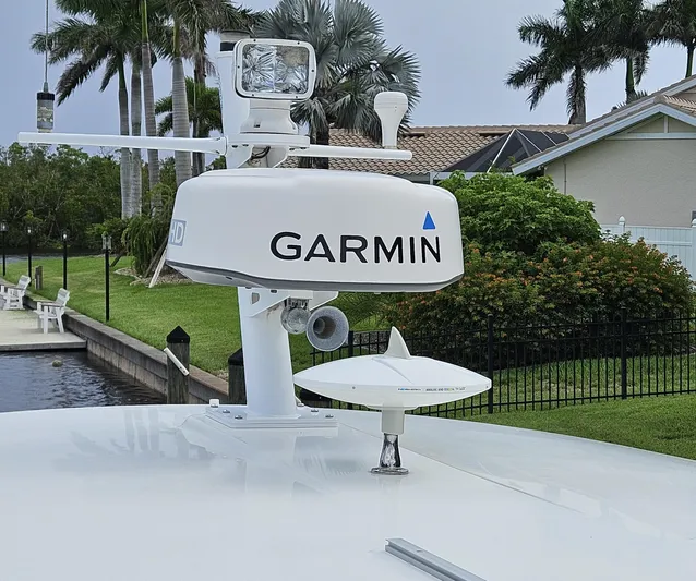 Liberty Call Yacht Photos Pics Optional Seaview radar mast, showing Garmin radar dome, Glomex TV antenna and ACR spotlight