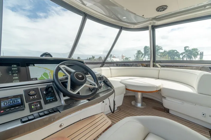 Seasons In The Sun Yacht Photos Pics Princess F62 Seasons in the Sun - Helm