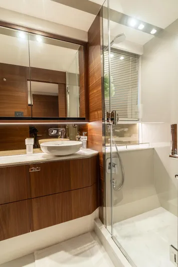 Seasons In The Sun Yacht Photos Pics Princess F62 Seasons in the Sun - Head