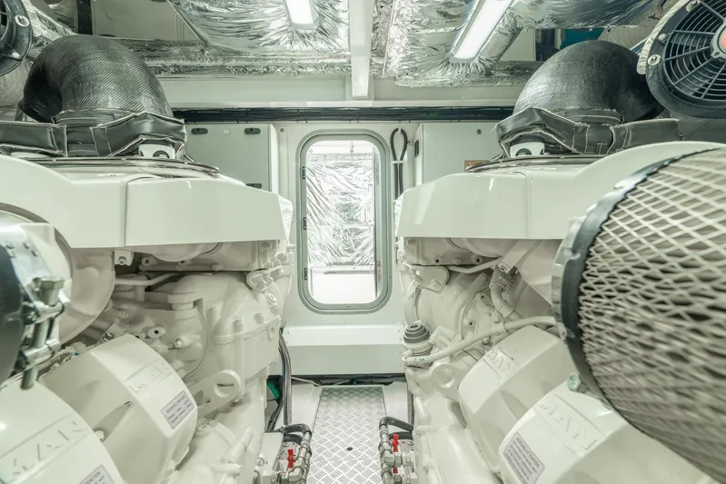 Seasons In The Sun Yacht Photos Pics Princess F62 Seasons in the Sun - Engine Room