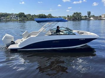 2022 Sea Ray SDX 250 Outboard