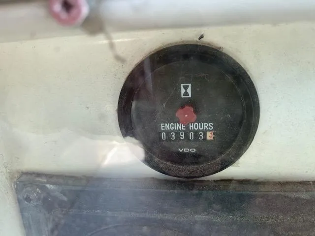 Rogue Fun Yacht Photos Pics Engine hour meter showing 3903 hours on 2001 Beneteau Oceanis 44 CC.