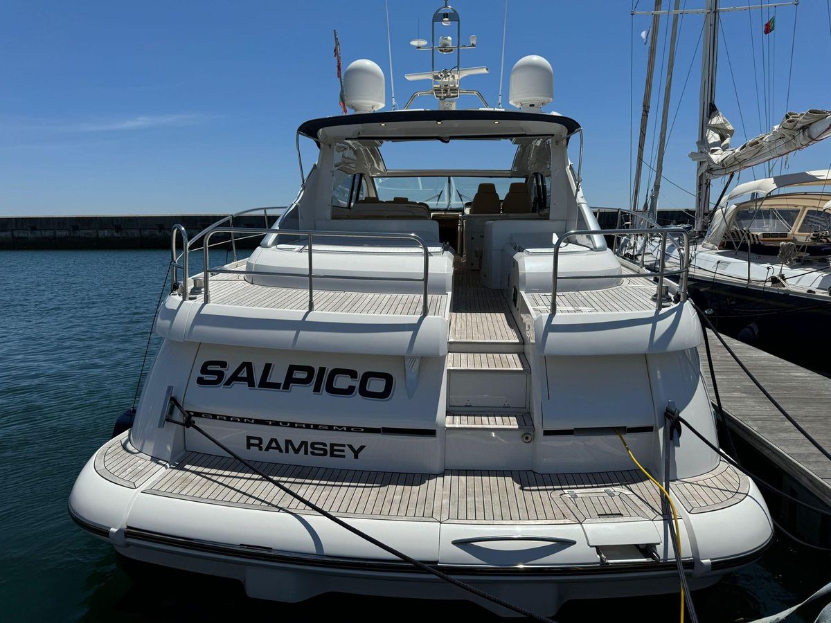 2005 Fairline 61 