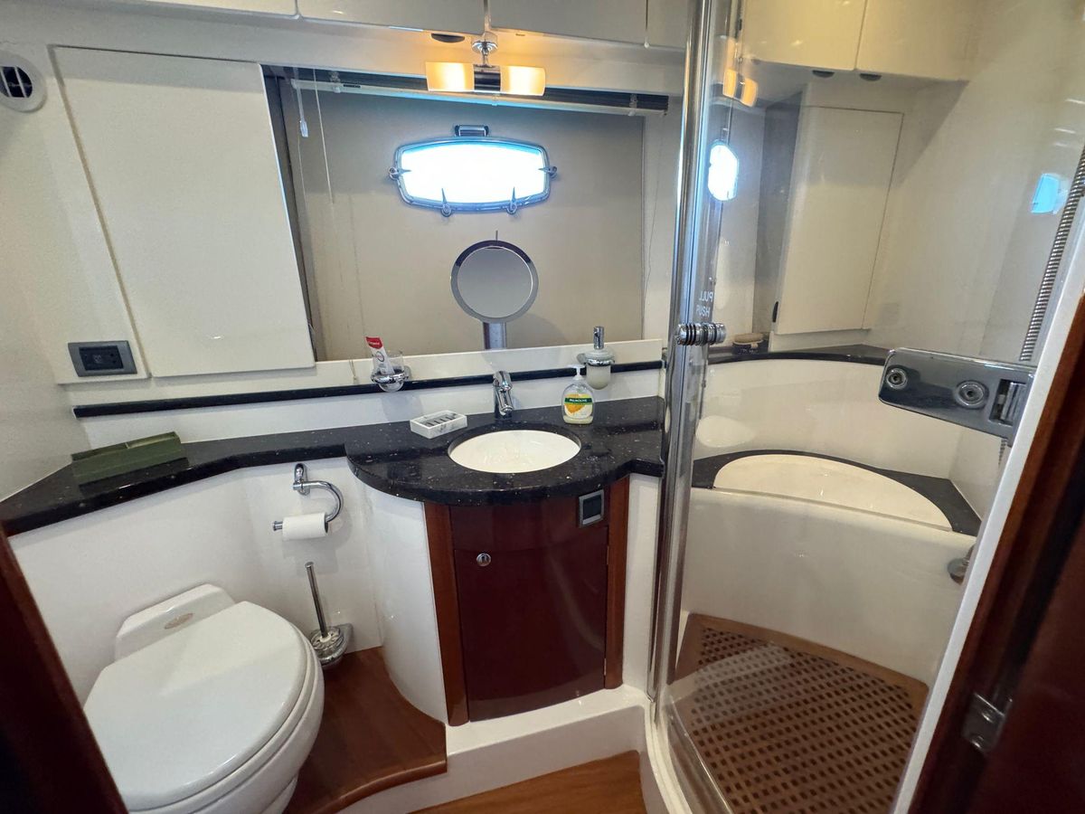 2005 Fairline 61 