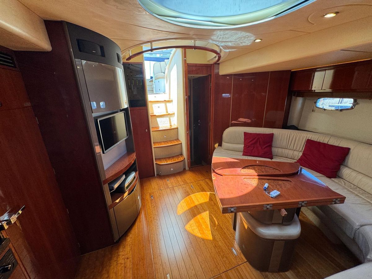 2005 Fairline 61 