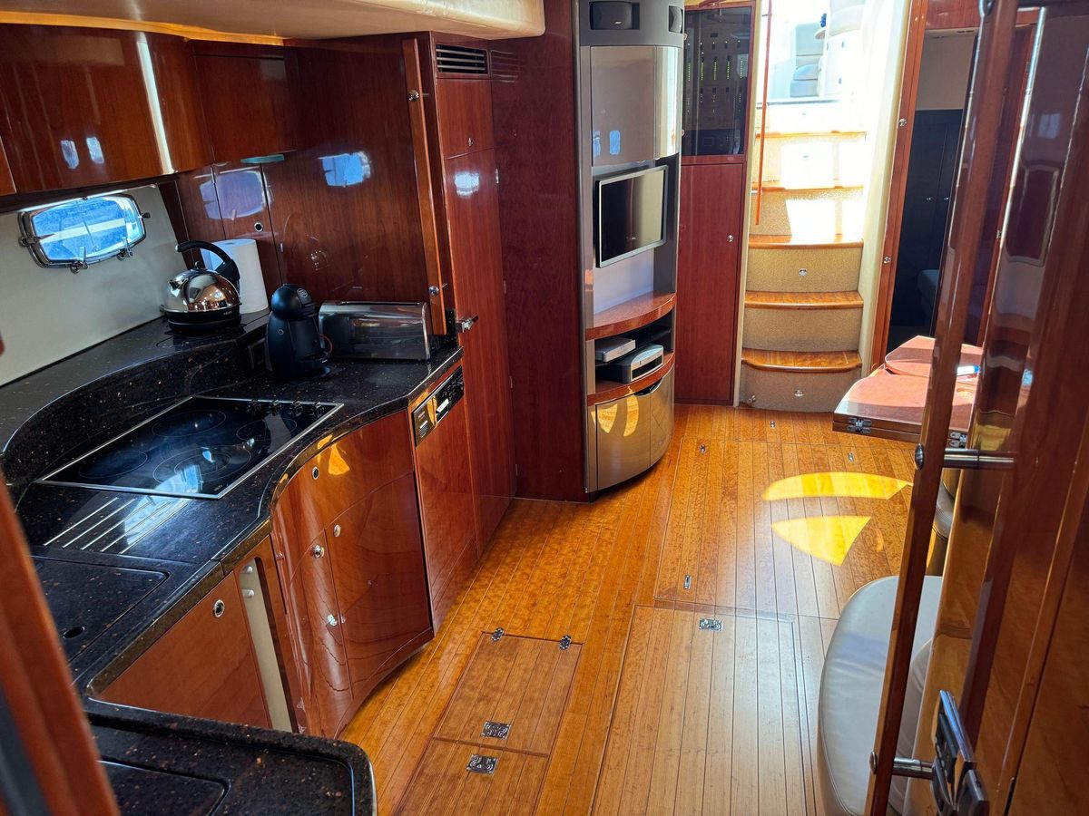 2005 Fairline 61 