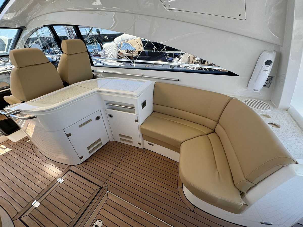 2005 Fairline 61 