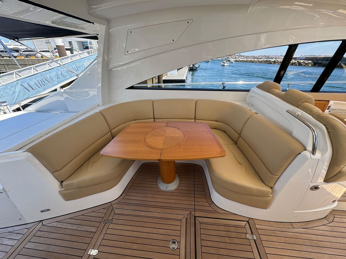 2005 Fairline 61 