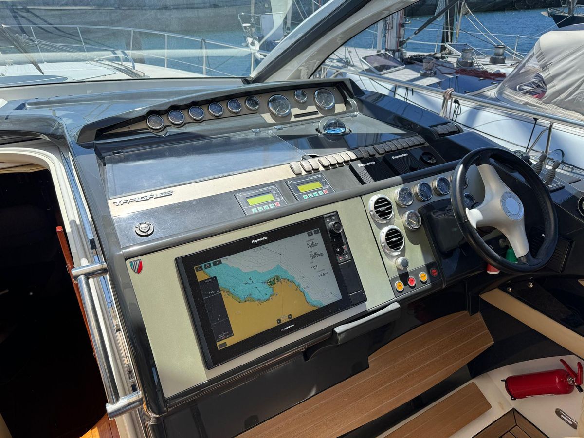 2005 Fairline 61 