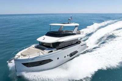 2022 Absolute NAVETTA 52