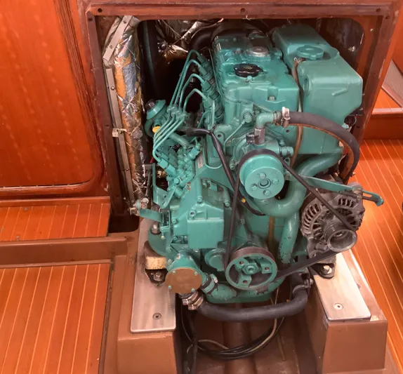  Yacht Photos Pics Engine of 1983 Nautor Swan 42 sailboat, showcasing detailed mechanical components.