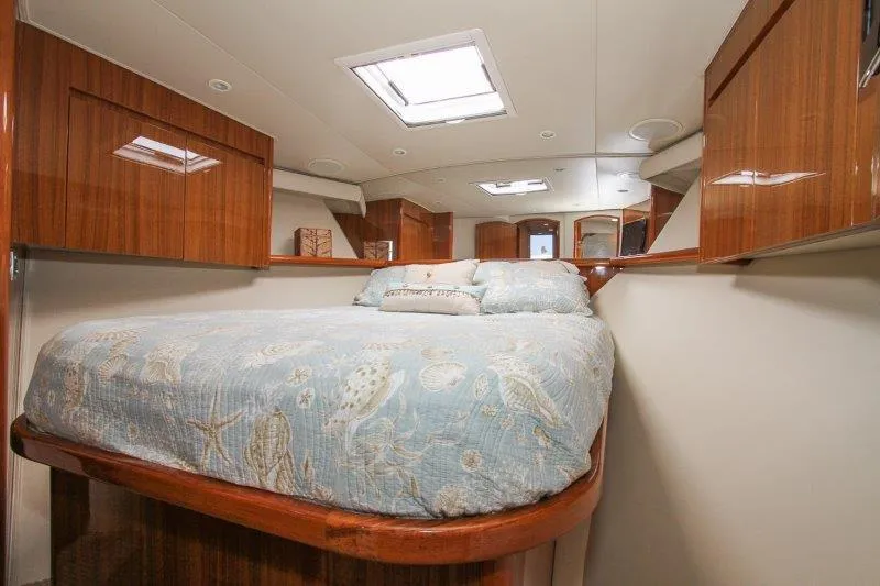  Yacht Photos Pics Master Stateroom 2