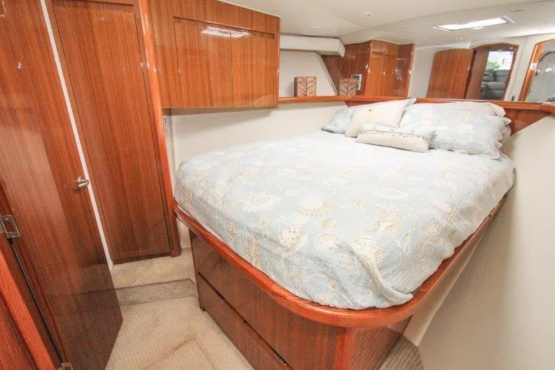  Yacht Photos Pics Master Stateroom 3