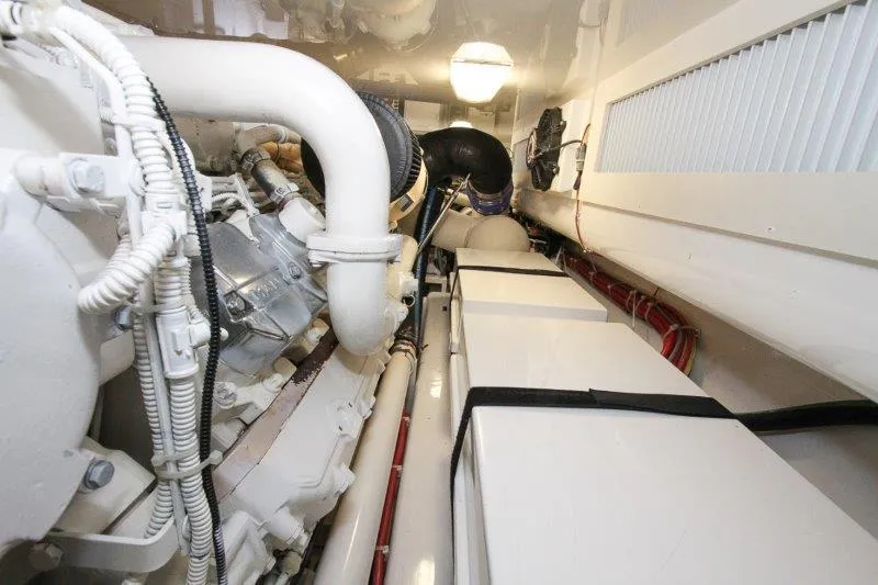  Yacht Photos Pics Engine & Mechanical Equipment 4