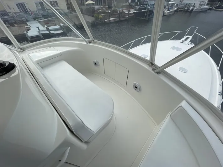  Yacht Photos Pics Flybridge 1 - Bridge Seating