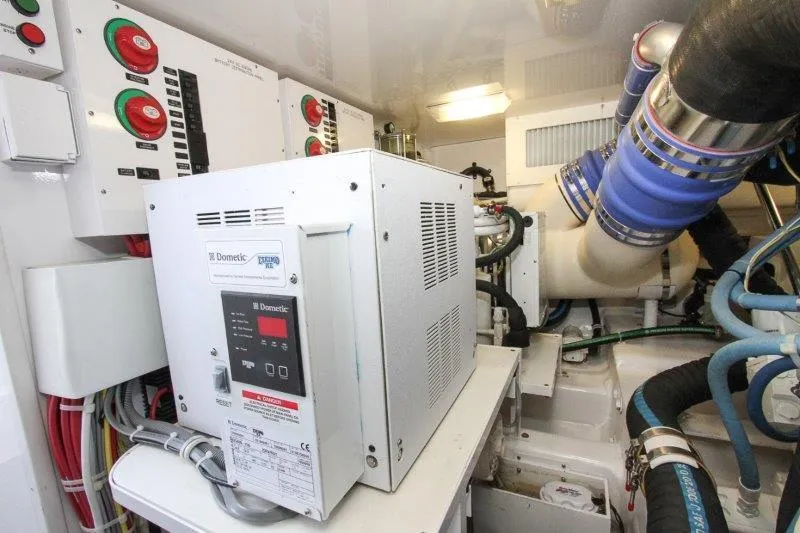  Yacht Photos Pics Engine & Mechanical Equipment 5 - Eskimo Ice Machine