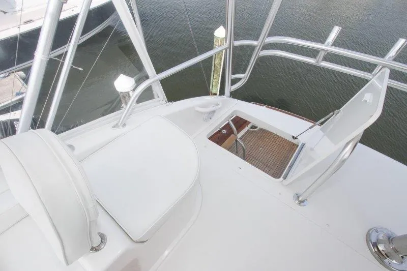  Yacht Photos Pics Flybridge 4 - Hatch