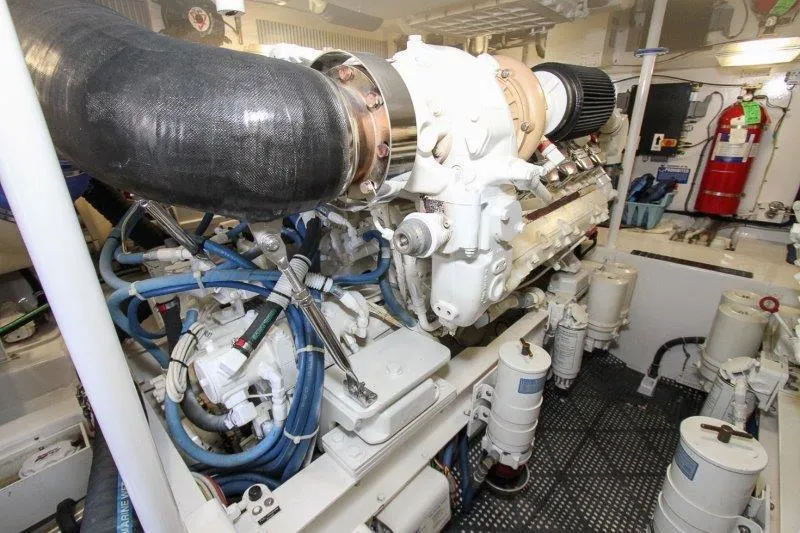  Yacht Photos Pics Engine & Mechanical Equipment 2