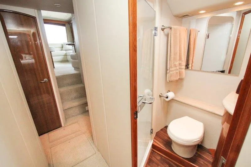  Yacht Photos Pics Guest Head