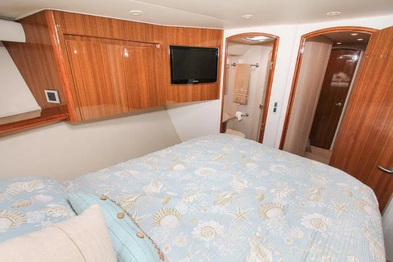  Yacht Photos Pics Master Stateroom 5