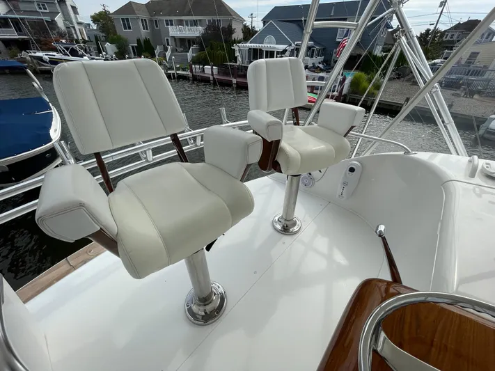  Yacht Photos Pics Flybridge 3 - Helm Seats
