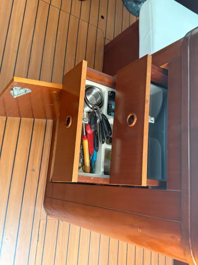 Traveler Yacht Photos Pics 