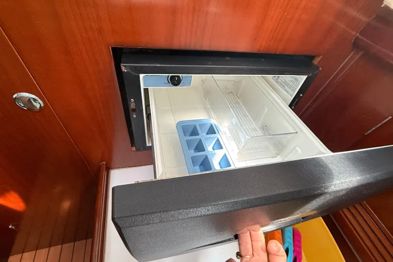 Traveler Yacht Photos Pics 